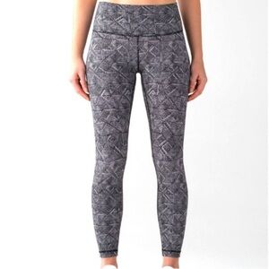 Lululemon high rise wunder under leggings alpine black white size 8 medium